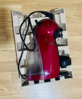 Cafetera de capsulas. Nescafe dolce gusto