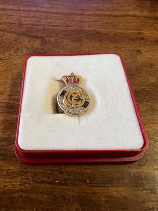 PIN DEL REAL MADRID EN ORO Y DIAMANTES 1967