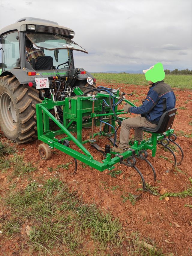 Apero Escardadora de plantas