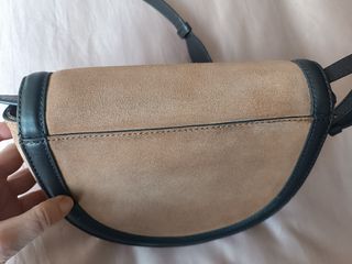 Bolso bandolera piel de Zara 