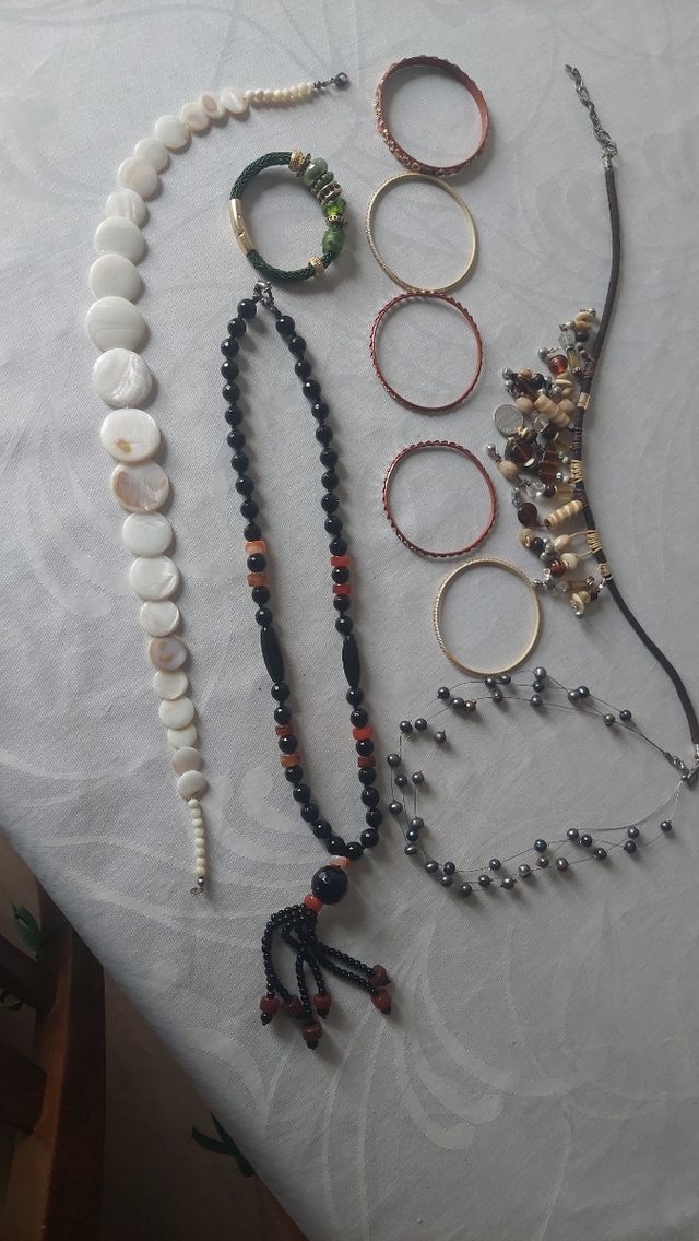 Bracciali collane bigiotteria