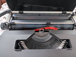 Máquina de escribir olivetti lettera 42