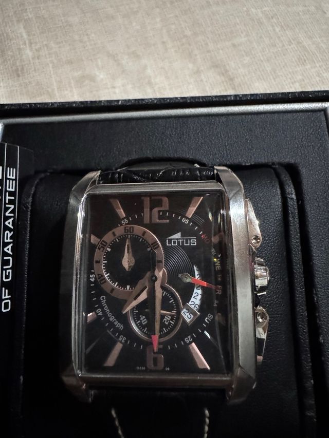 Reloj Lotus