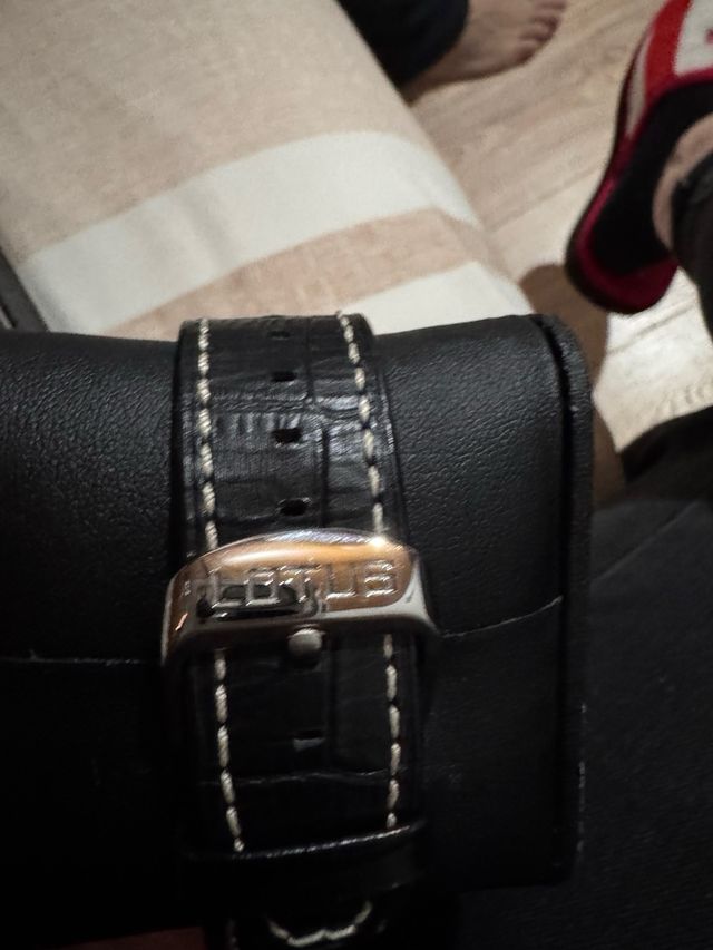 Reloj Lotus