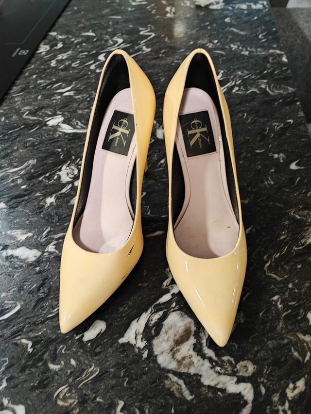 Zapatos de tacón charol rosa empolvado CK