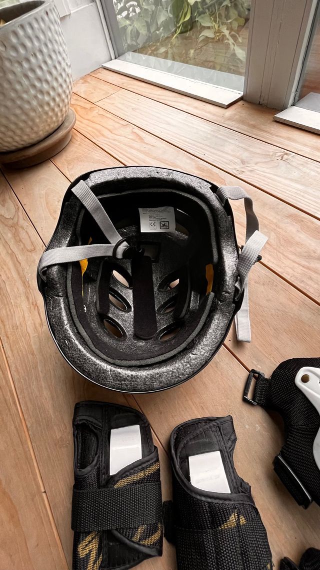 Juego de protecciones patines Boomerang.