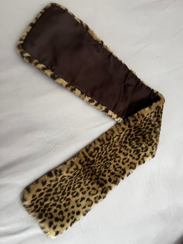 Cuello terciopelo animal print