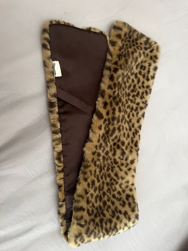 Cuello terciopelo animal print