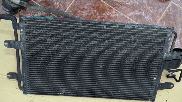 1J0820413D radiatore condensatore Golf 4