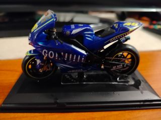 Moto Yamaha yzr M1 Valentino Rossi