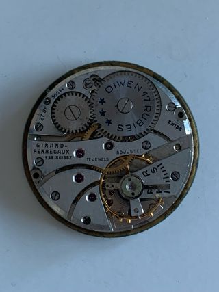 Maquinaria e interior caja reloj Girard Perregaux
