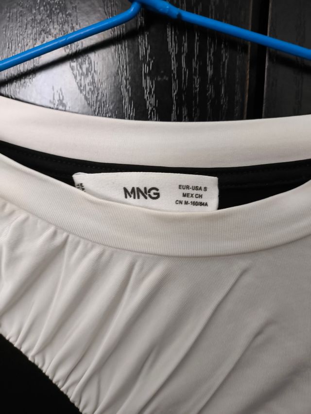 Camiseta combinada blanco y negro