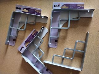 4 Soportes metal estanterías nuevos