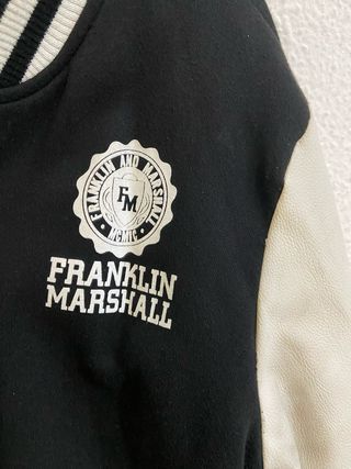 Chaqueta tipo universitaria 