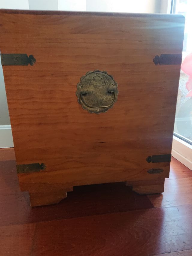 BAUL ALMACENAJE DE MADERA CON APERTURA FRONTAL