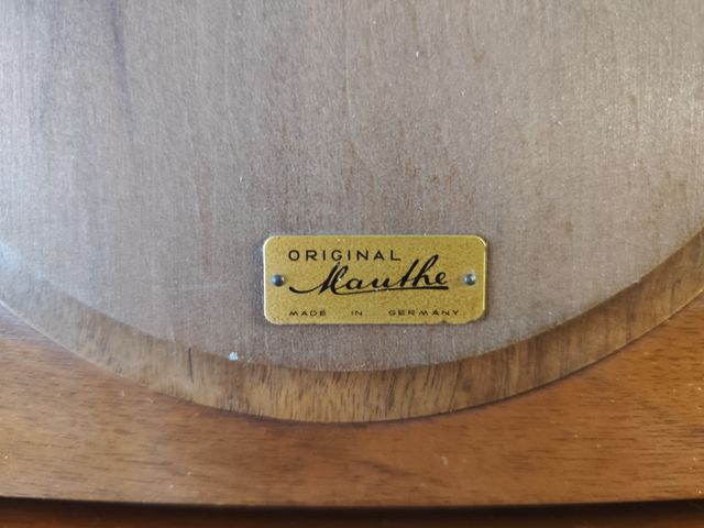 Antiguo reloj de chimenea o sobremesa