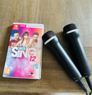 Nintendo Switch Let's Sing 12 y 2 micrófonos