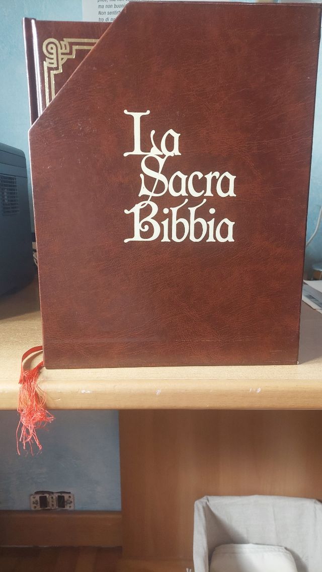 La Sacra Bibbia. Versione Ufficiale Della Conferenza Episcopale Italiana