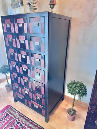 Mueble gavetero estilo oriental antiguo