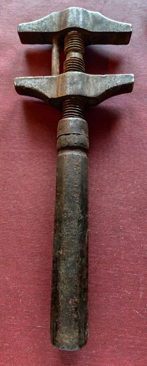 Antigua llave de carpintero