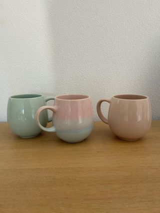Tris di tazze pastello