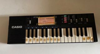 Piano Casio PT100