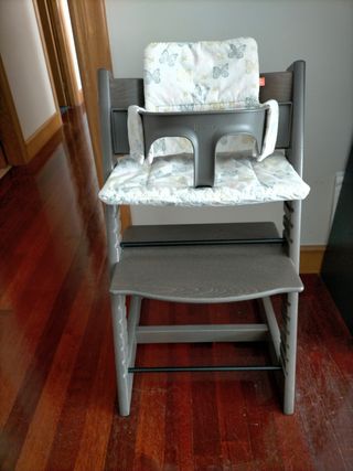 Trona Tripp Trapp de Stokke con accesorios