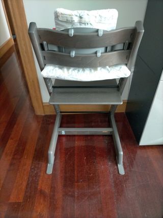 Trona Tripp Trapp de Stokke con accesorios
