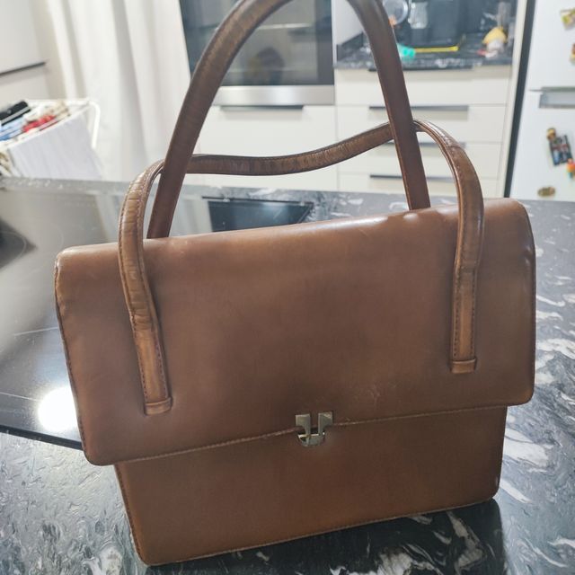 Bolso piel vintage de 1950 de la marca Loewe.