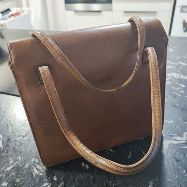 Bolso piel vintage de 1950 de la marca Loewe.
