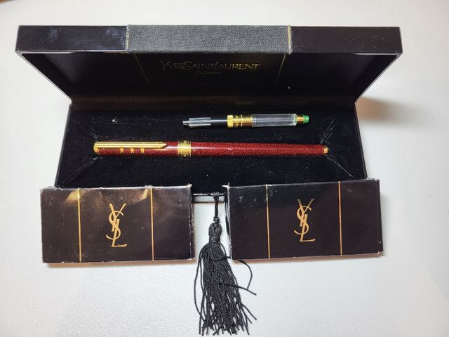 Pluma estilográfica Yves Saint Laurent