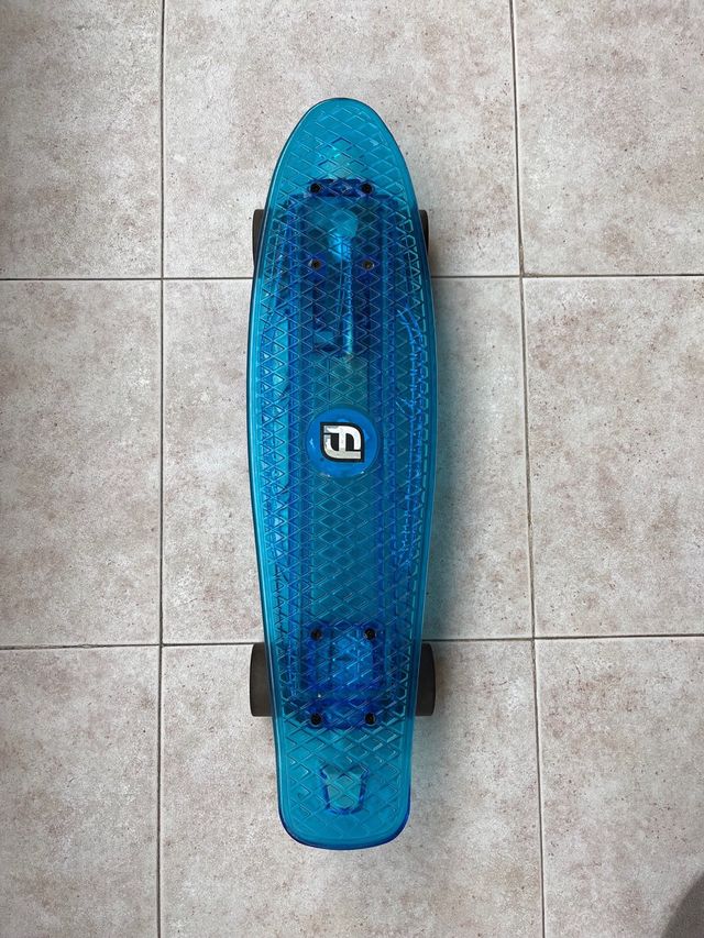 Mini skateboard con luces