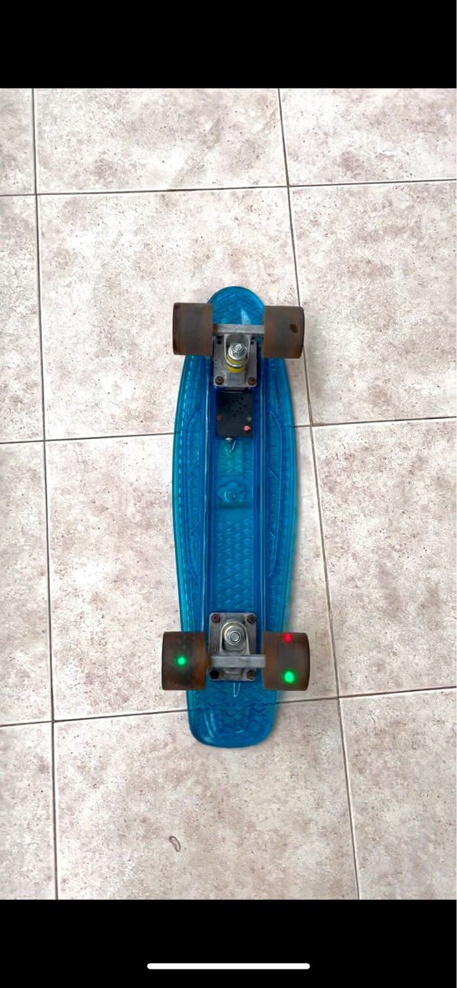 Mini skateboard con luces