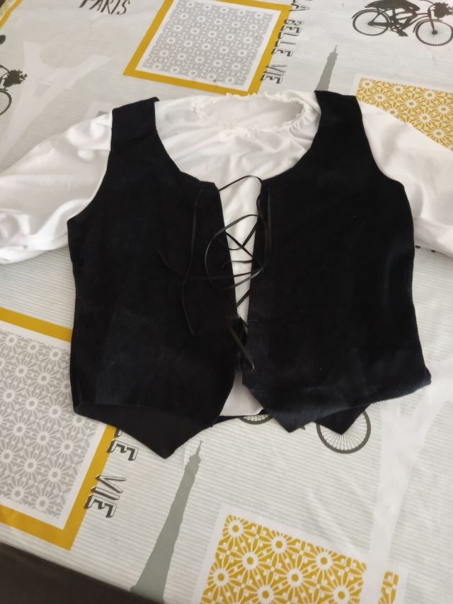 Traje tradicional de "catalaneta"