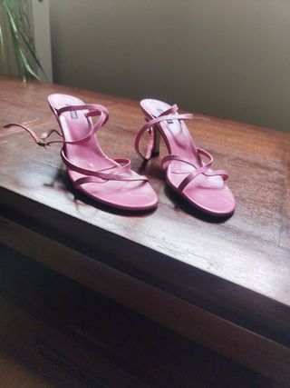 Sandalias de piel rosa