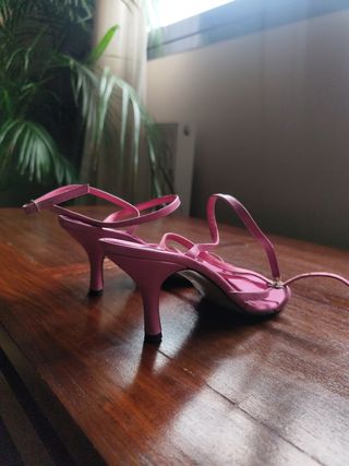Sandalias de piel rosa