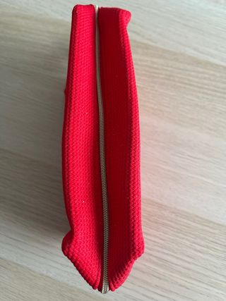 Neceser rojo Clarins