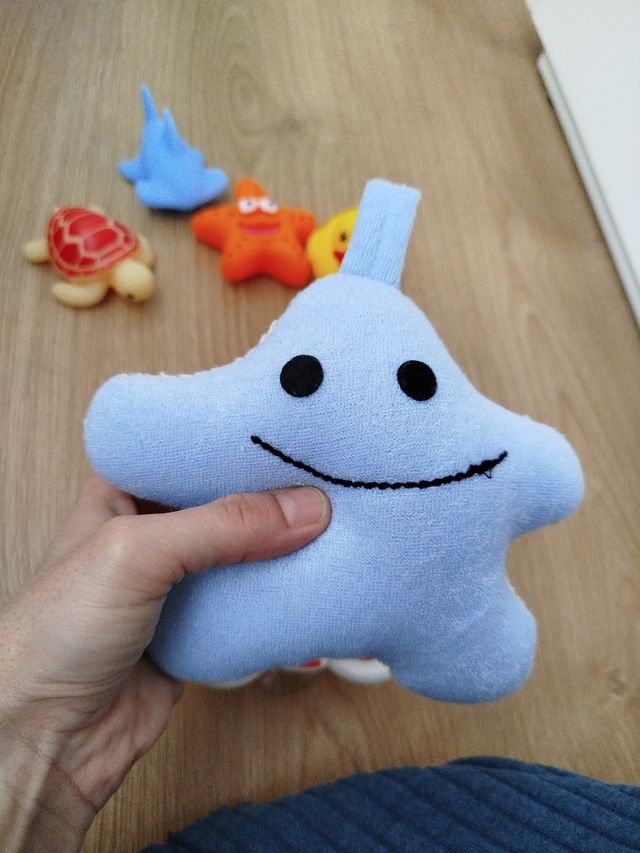 Juguetes de baño y esponja de baño