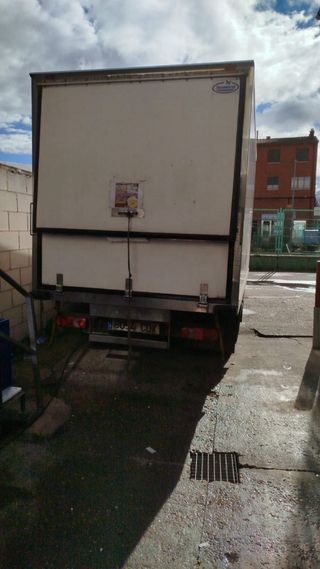Nissan Cabstar. E 2002 mas isotermo del 2014