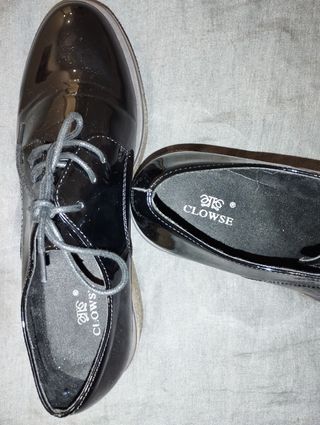 Zapatos charol Clowse