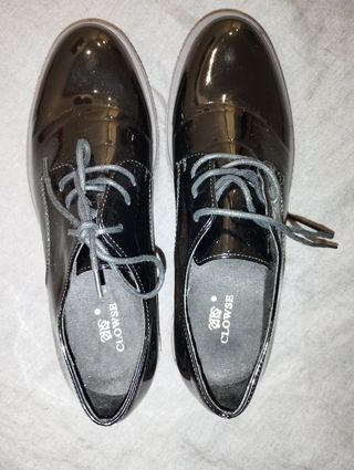 Zapatos charol Clowse