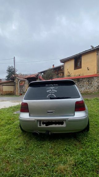 Volkswagen Golf 2003