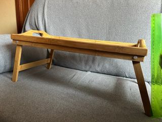 Mesa auxiliar de bambú plegable