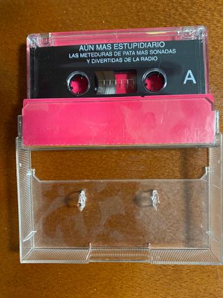 Lote libros del Guiñol y Estupidiario con cassette