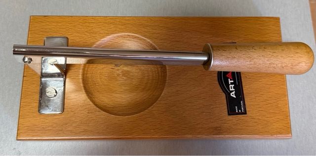 Casca nueves de inox base de madera