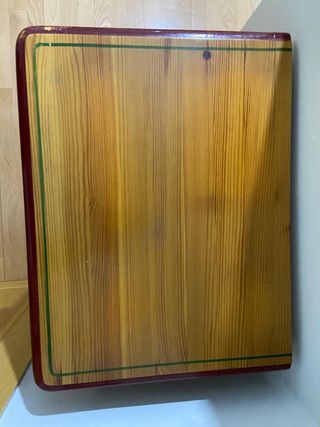 Cómoda de madera con cajones