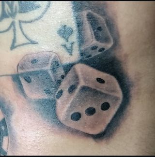 TATUADOR PROFESIONAL