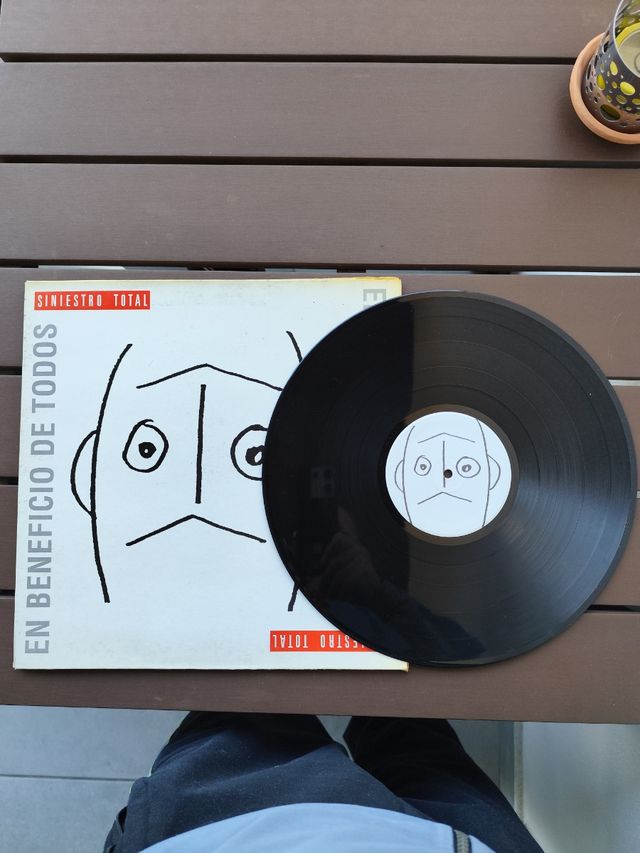 Disco de vinilo, Siniestro Total