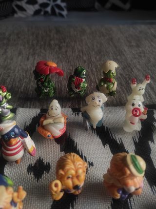 Figuras coleccionables huevos kinder