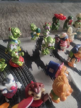 Figuras coleccionables huevos kinder